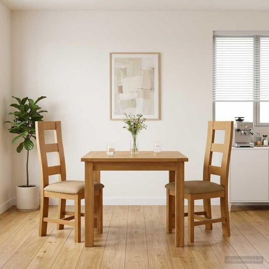 Stuhl fuer den Essbereich mit Tueren drehbar beige